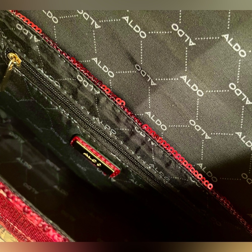 🍒 Cherry Red sequin Aldo purse.Trendy for this autumn and holidays. 🍂  ✨ - Picture 6 of 6
